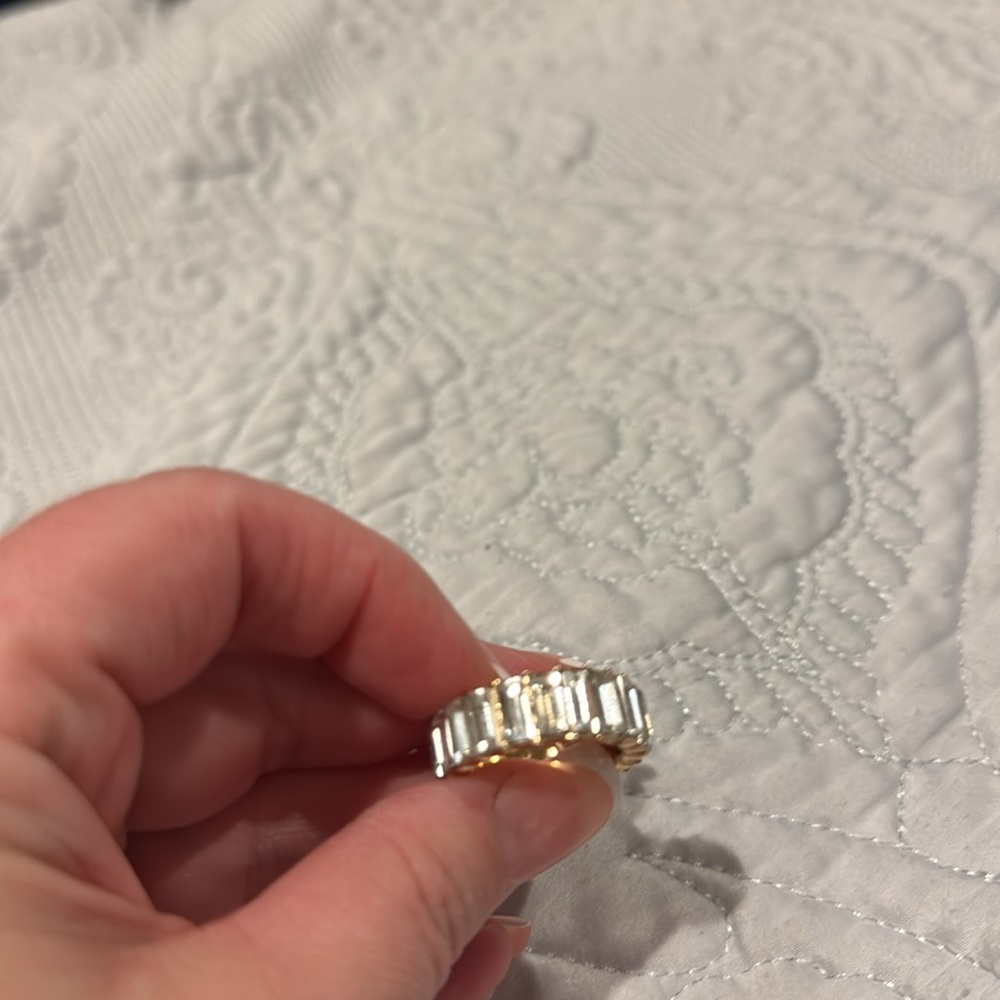 Gorgeous Ring! - Picture 3 of 4